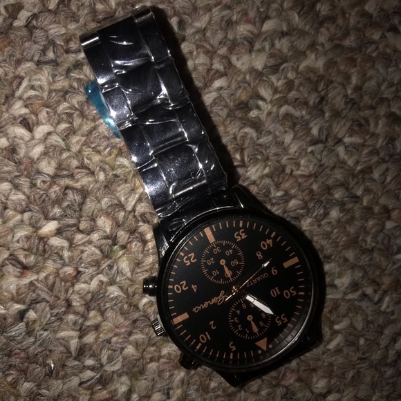 Watch - Picture 4 of 4